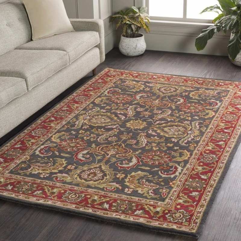 Traditional patterned living room rug