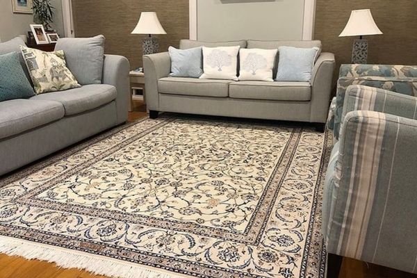 Colorful Persian rugs Dubai