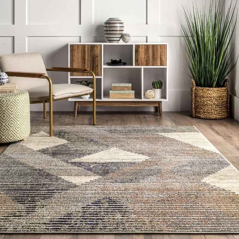 Neutral geometric living room rug