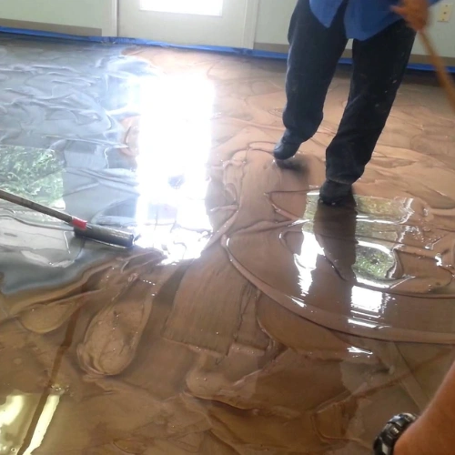 Self leveling epoxy flooring interior