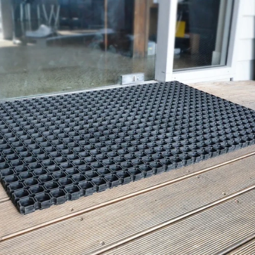 Heavy duty rubber flooring mat